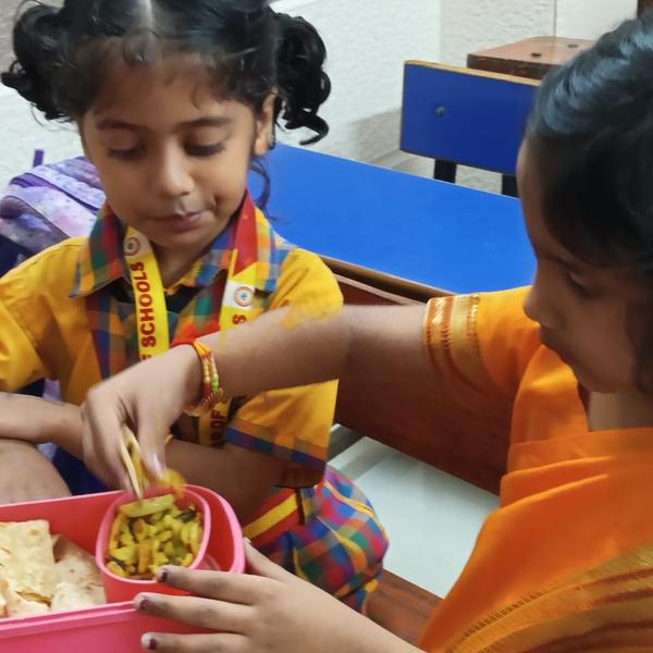 Sharing Tiffin